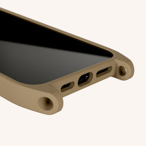 Coque téléphone avec œillets d'attache en Taupe